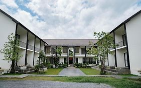 Shanti-Retreat Hotel